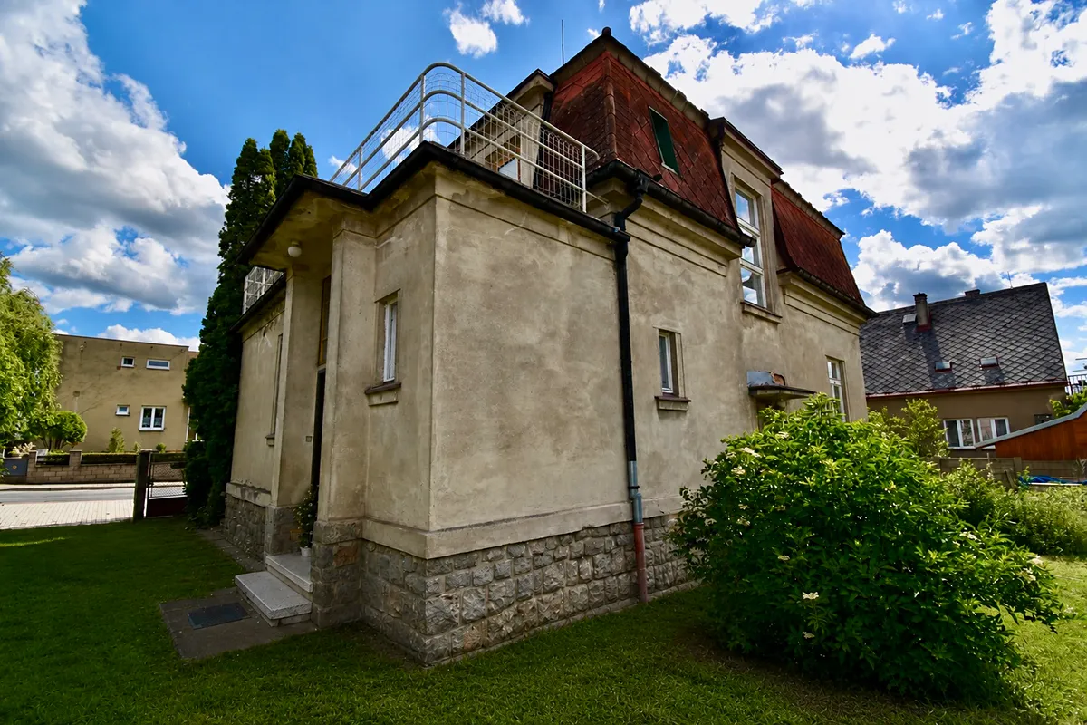 Prodej rodinného domu 180 m², pozemek 1206 m²